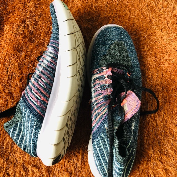 Nike Free RN Flyknit Women's size 7 - Picture 7 of 8